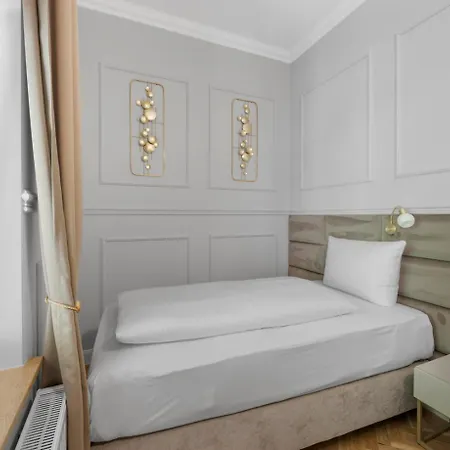 Residenz Hugo 4*