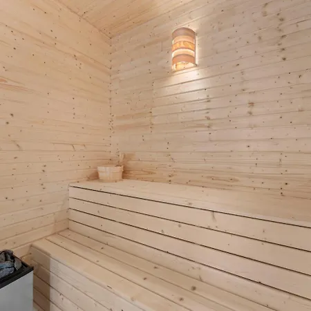 Residenz Hugo 4*