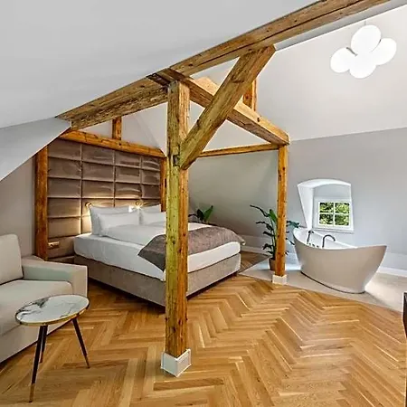 Residenz Hugo Aparthotel