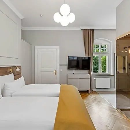 Residenz Hugo 4*