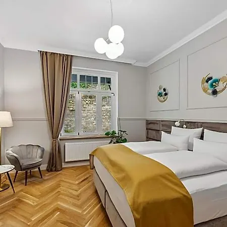 Residenz Hugo 4*